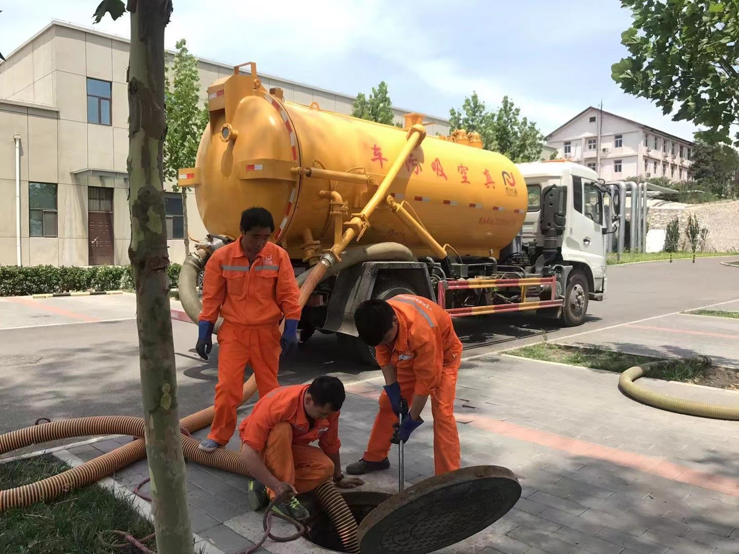 太平化粪池清理与5-8吨吸粪车施工效率分析
